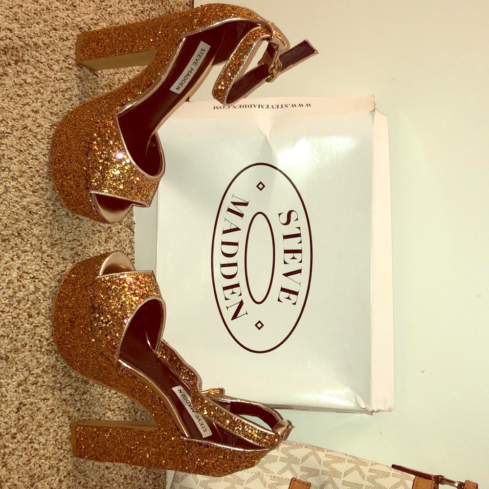 Wacky Gold Glitter Steve Madden high heel shoe
